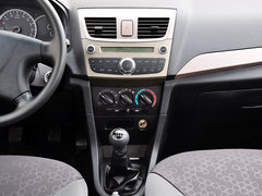 2012款 1.0 手动 三厢基本型