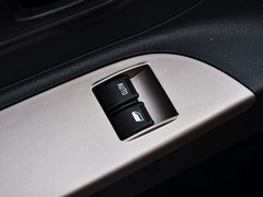 2012款 1.0 手动 三厢基本型