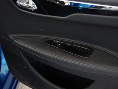 2012款 两厢 1.6 自动 乐享型