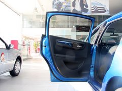 2012款 两厢 1.6 自动 乐享型