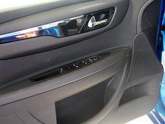 2012款 两厢 1.6 自动 乐享型