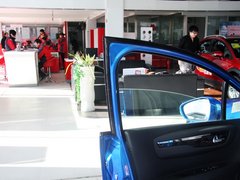 2012款 两厢 1.6 自动 乐享型