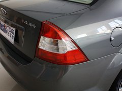 2012款 三厢 1.8L 自动 经典基本型