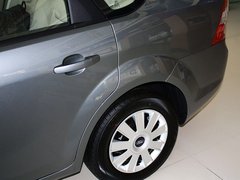 2012款 三厢 1.8L 自动 经典基本型