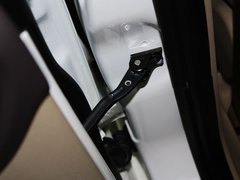 2012款 三厢 1.8L 手动 经典时尚型
