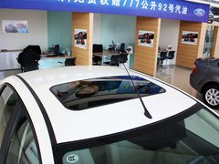 2012款 三厢 1.8L 手动 经典时尚型