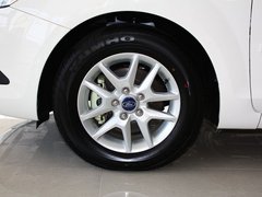 2012款 三厢 1.8L 手动 经典时尚型