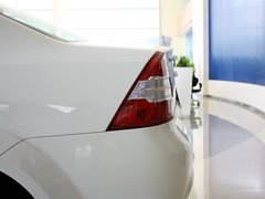 2012款 三厢 1.8L 手动 经典时尚型