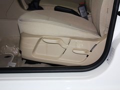 2012款 三厢 1.8L 手动 经典时尚型