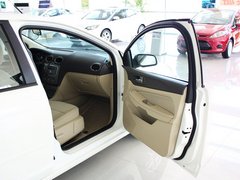 2012款 三厢 1.8L 手动 经典时尚型
