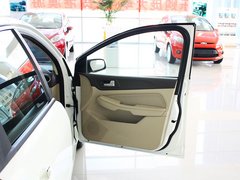 2012款 三厢 1.8L 手动 经典时尚型