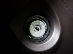 2012款 三厢 1.8L 手动 经典时尚型
