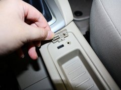 2012款 三厢 1.8L 手动 经典时尚型