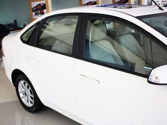 2012款 三厢 1.8L 手动 经典时尚型
