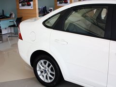 2012款 三厢 1.8L 手动 经典时尚型
