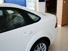 2012款 三厢 1.8L 手动 经典时尚型