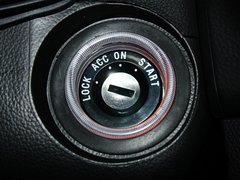 2012款 2.4L 自动 舒适四驱版 5座