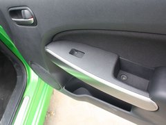 2012款 两厢 1.3L 手动 炫动标准版