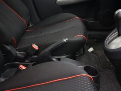 2012款 两厢 1.3L 手动 炫动标准版