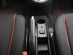2012款 两厢 1.3L 手动 炫动标准版