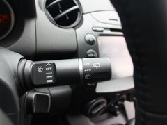 2012款 两厢 1.3L 手动 炫动标准版