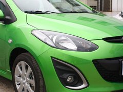 长安马自达  Mazda2 车辆右前大灯45度视角