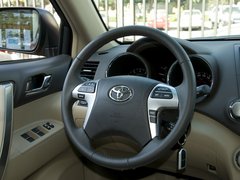2012款 2.7L 自动 豪华版 7座