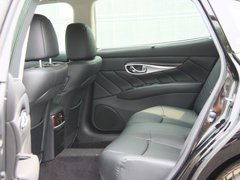 2012款 M25L 2.5L 自动 雅致版