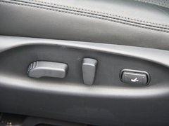 2012款 M25L 2.5L 自动 雅致版