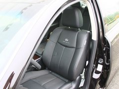 2012款 M25L 2.5L 自动 雅致版