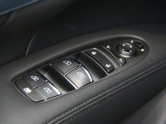 2012款 M25L 2.5L 自动 雅致版
