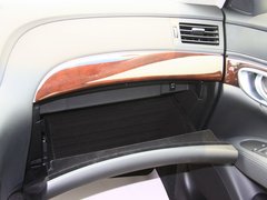 2012款 M25L 2.5L 自动 雅致版