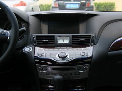 2012款 M25L 2.5L 自动 雅致版
