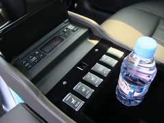 2012款 M25L 2.5L 自动 奢华版