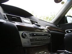 2012款 M25L 2.5L 自动 奢华版