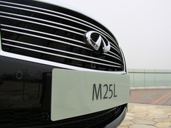 2012款 M25L 2.5L 自动 奢华版