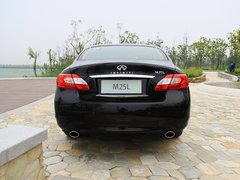 2012款 M25L 2.5L 自动 奢华版