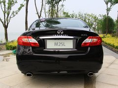 2012款 M25L 2.5L 自动 奢华版