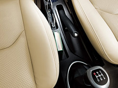2012款 1.5 手动 精英型 5座