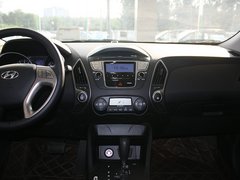 北京现代  ix35 2.0 GLS 4WD AT 中控仪表台总特写