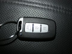 2012款 2.0L 自动 4WD尊贵版 GLS 5座