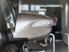 2012款 2.0L 自动 4WD尊贵版 GLS 5座