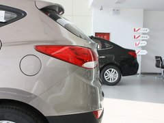 2012款 2.0L 自动 4WD尊贵版 GLS 5座