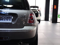 2012款 1.6L AT ONE BAKER  STREET