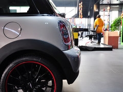 2012款 1.6L AT ONE BAKER  STREET