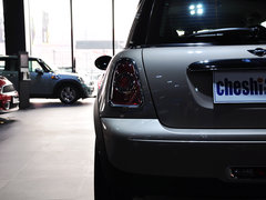 2012款 1.6L AT ONE BAKER  STREET