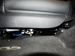 2013款 G25 2.5L 自动 豪华运动版
