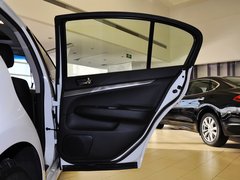 2013款 G25 2.5L 自动 豪华运动版