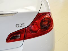 2013款 G25 2.5L 自动 豪华运动版
