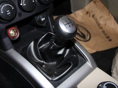 2012款 2.4L 手动 探索版汽油4X4豪华型 5座